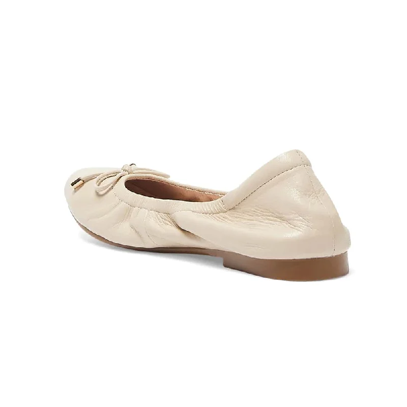 Allegra Flat in Ivory Leather