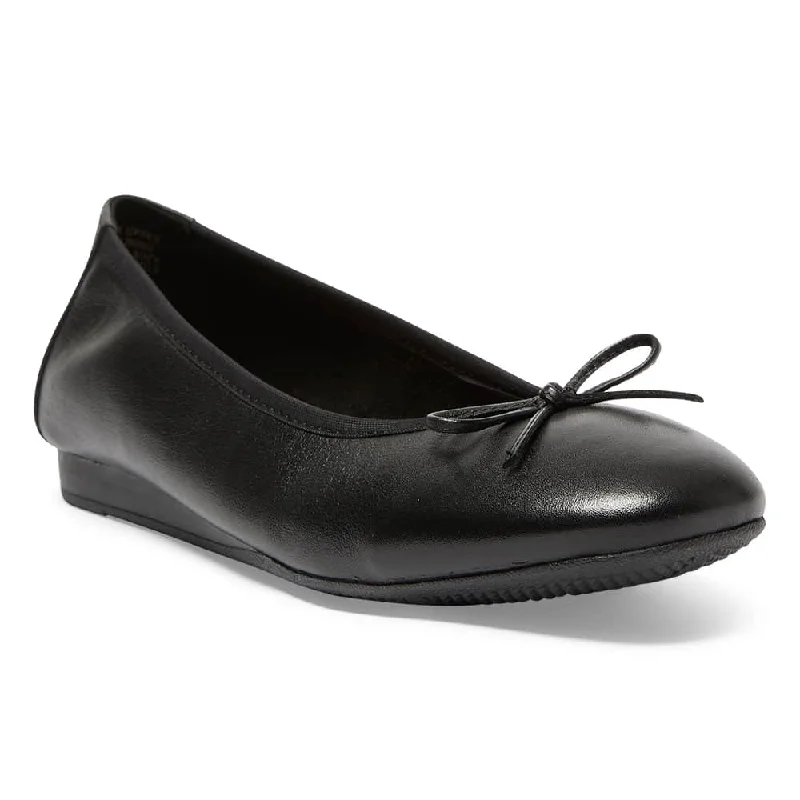 Belamy Flat in Black Leather