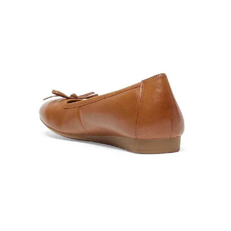 Belamy Flat in Cognac Leather