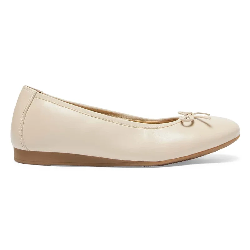 Belamy Flat in Nude Leather