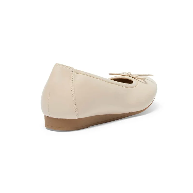 Belamy Flat in Nude Leather