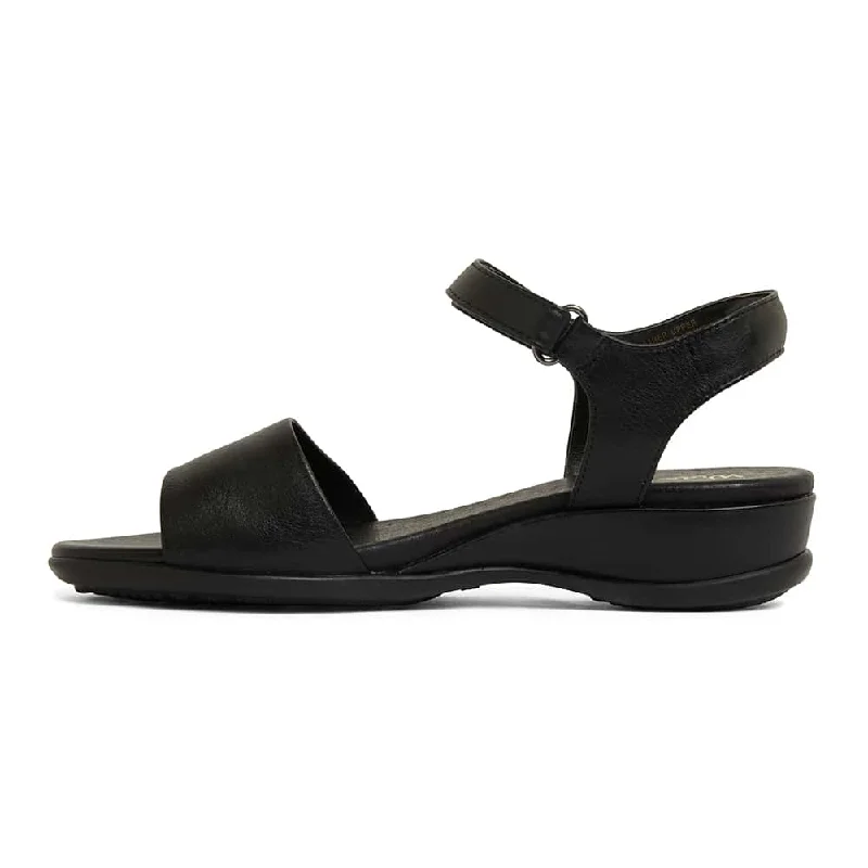 Camden Sandal in Black Leather