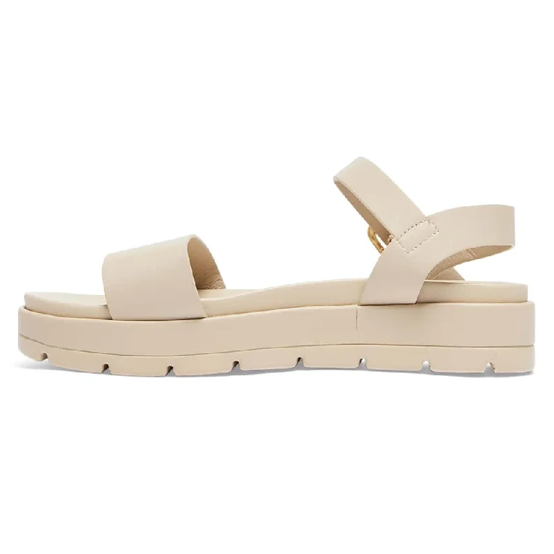 Frankie Sandal in Beige Smooth