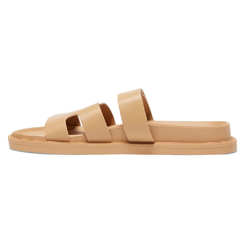 Guru Slide in Camel Smooth