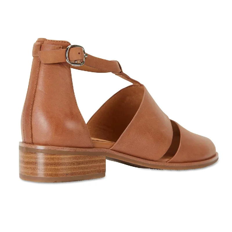 Jocelyn Flat in Tan Leather