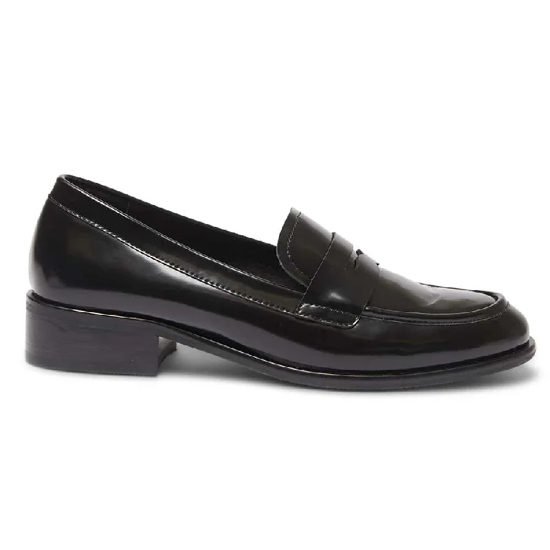 Kassidy Loafer in Black Hi Shine Leather