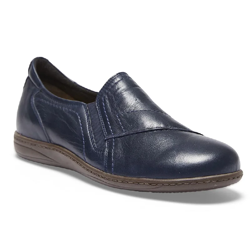 Latrobe Loafer in Navy Leather