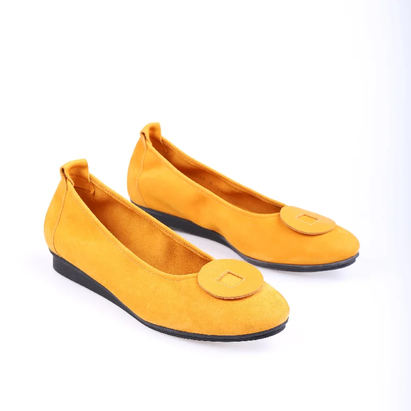 NINAYA Mustard Nubuck