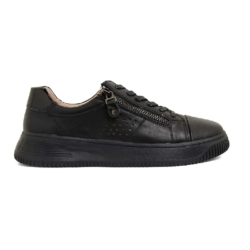 Novella Sneaker in Black Leather