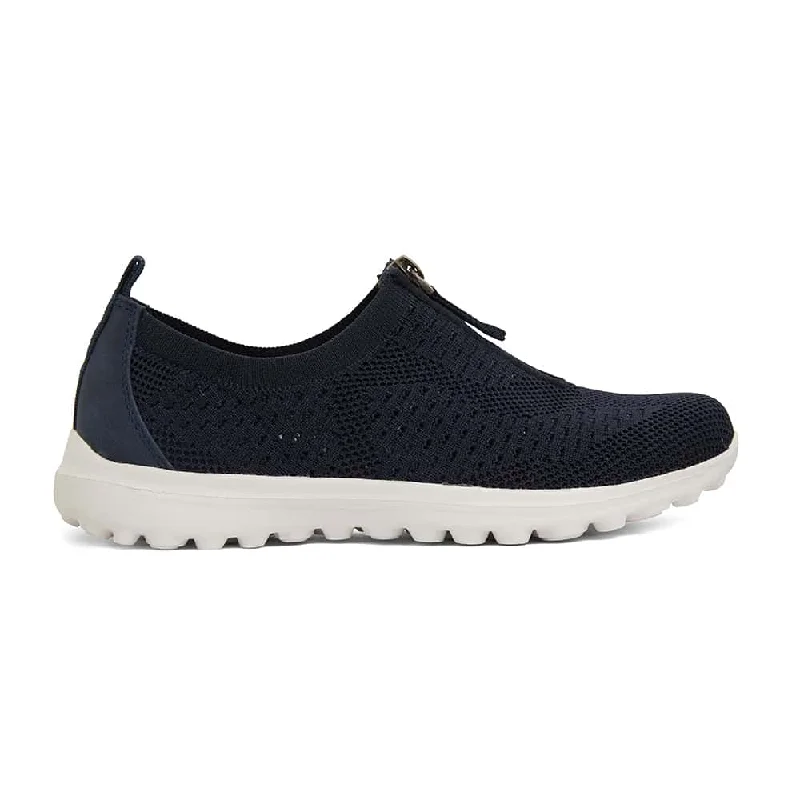 Oberon Sneaker in Navy