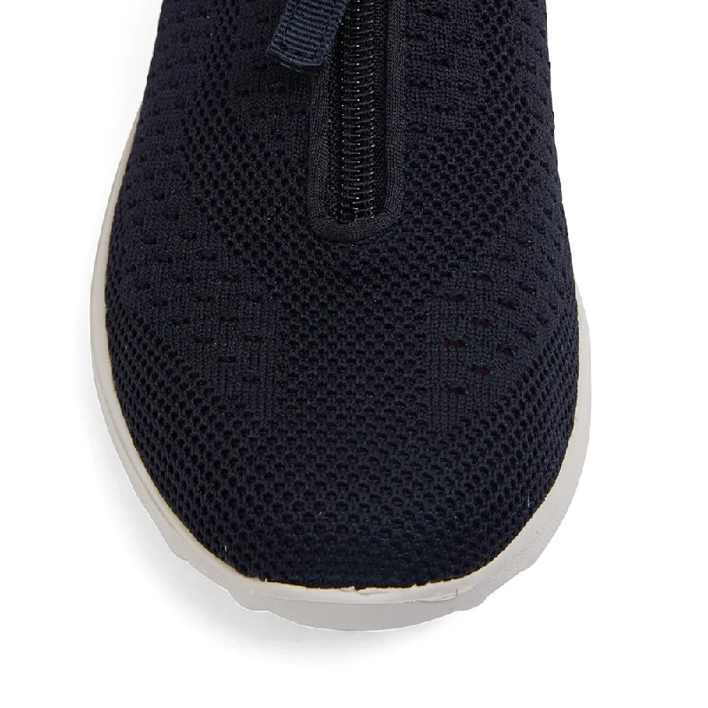 Oberon Sneaker in Navy