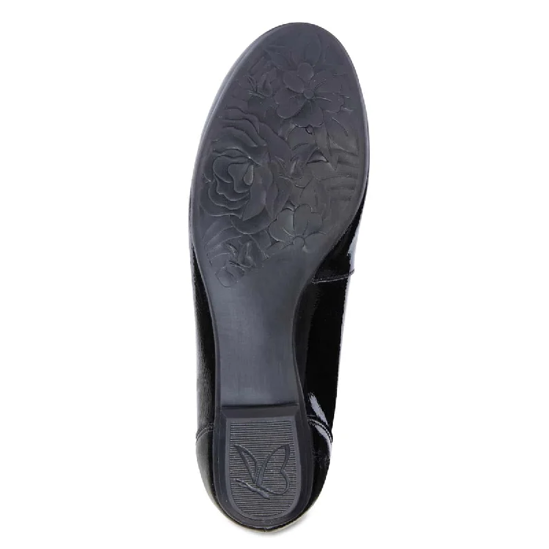 Pamper Flat in Black Patent