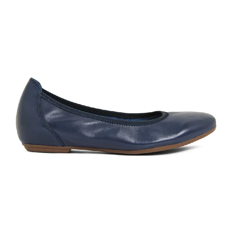 Pamper Flat in Navy Leather