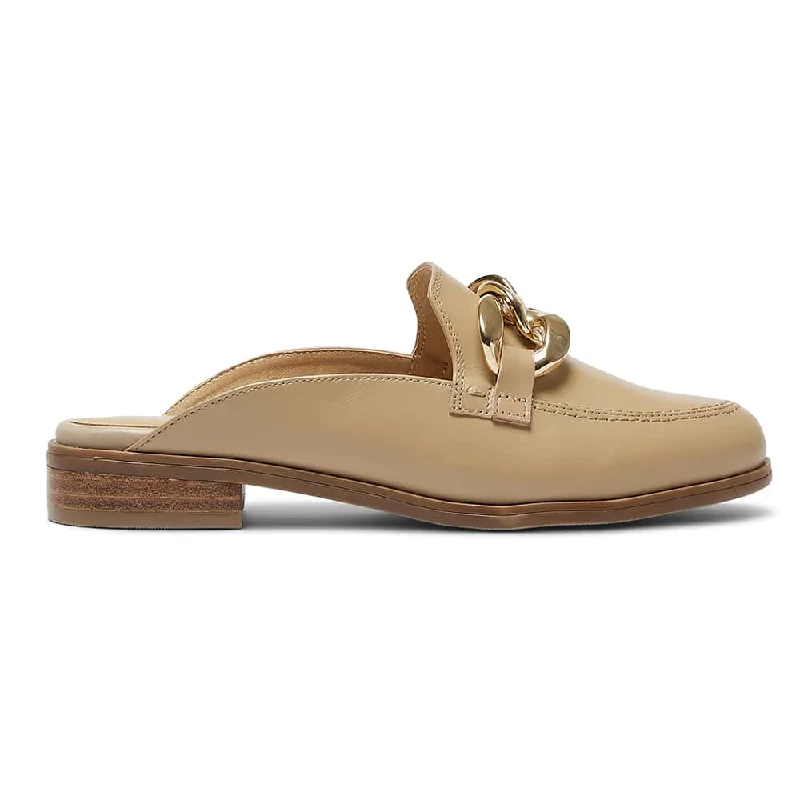 Pivot Loafer in Nude Leather