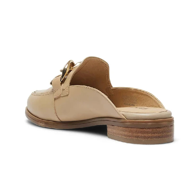 Pivot Loafer in Nude Leather