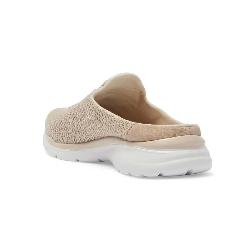 Quest Flat in Beige Knit