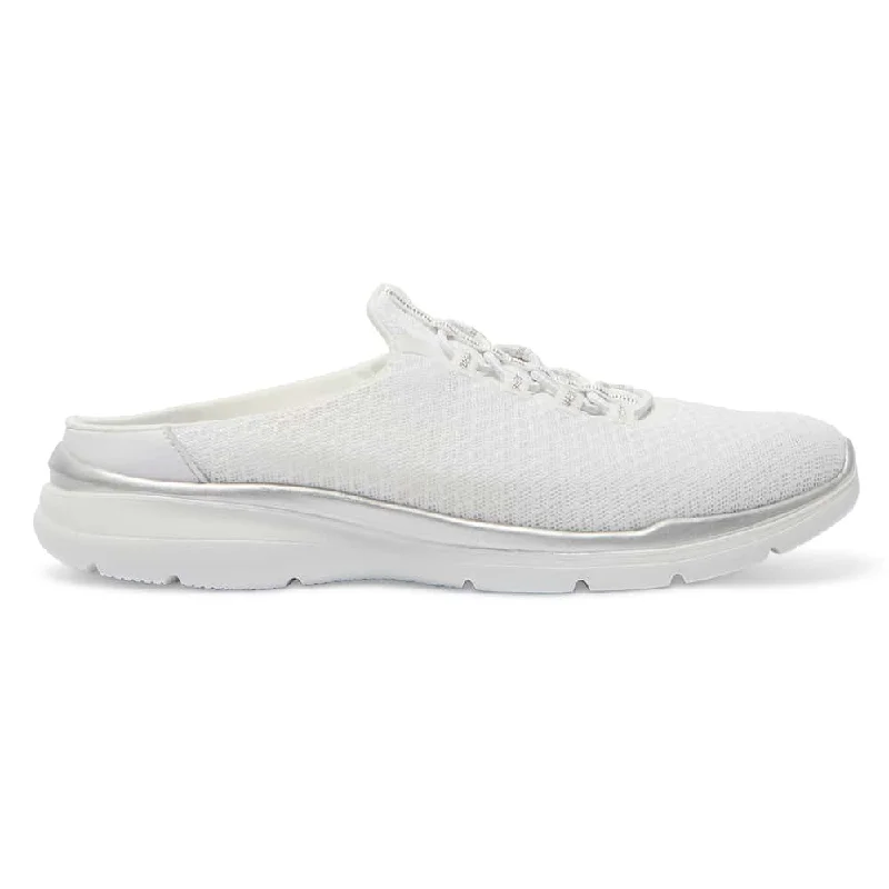 Quest Flat in White Knit