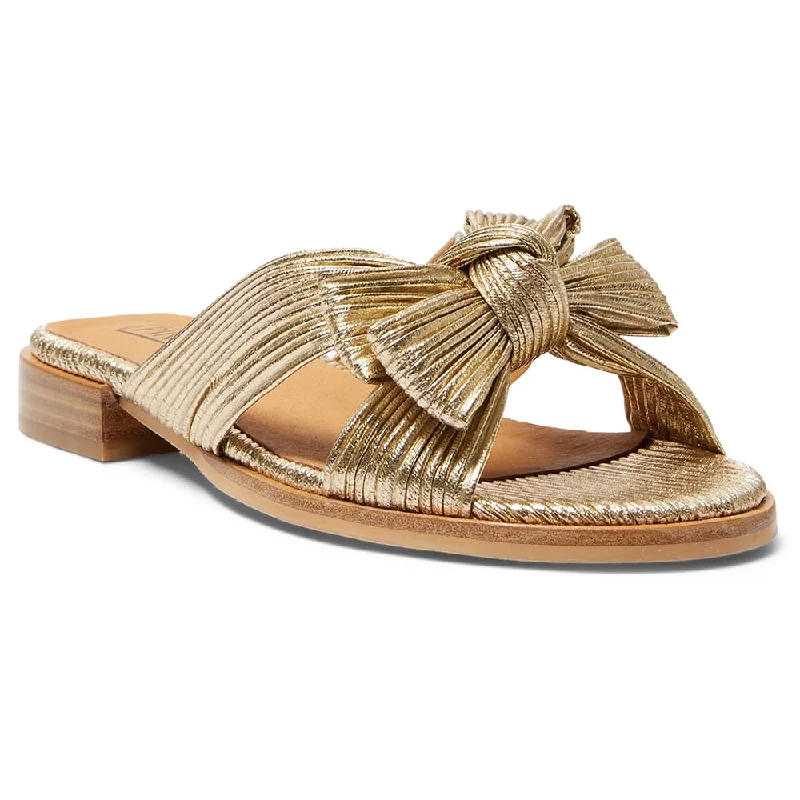 Rhapsody Flat in Gold Pleat