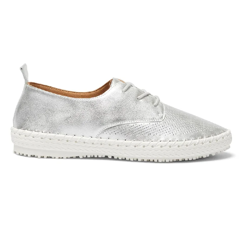 Ripley Sneaker in Silver Leather