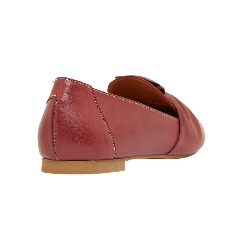 Rosco Flat in Red Leather