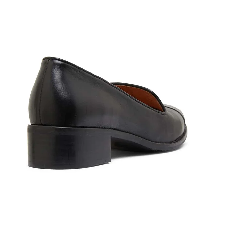 Sable Loafer in Black Leather