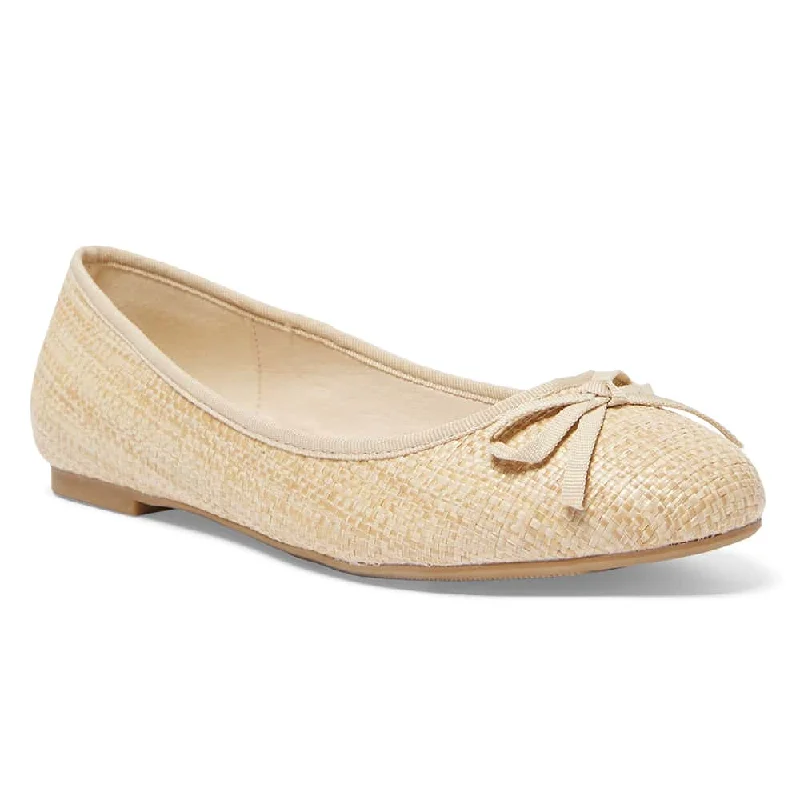 Sandy Flat in Natural Raffia