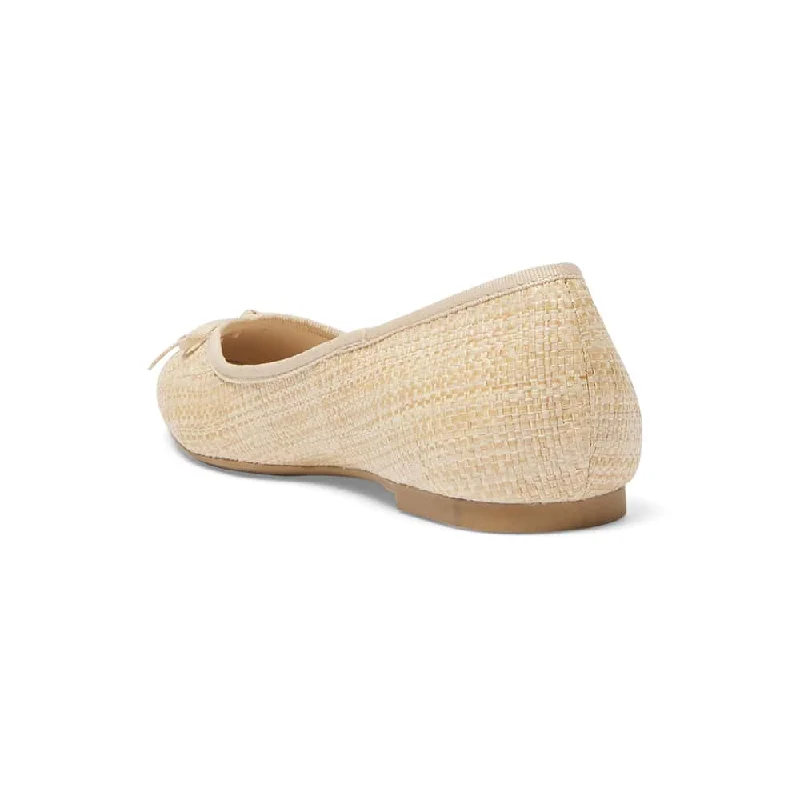 Sandy Flat in Natural Raffia