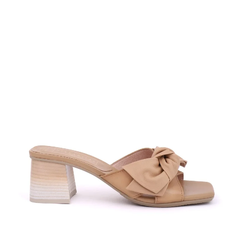 SAVINA Camel