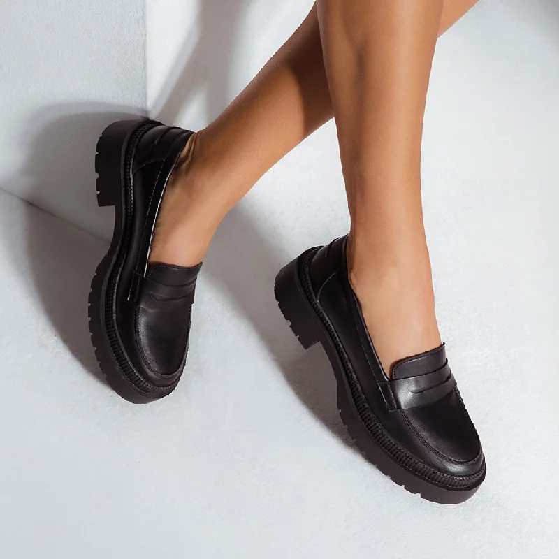 Sawyer Loafer in Black Smooth