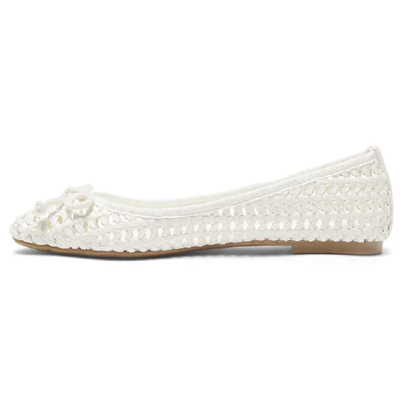 Sloane Flat in Bone Weave