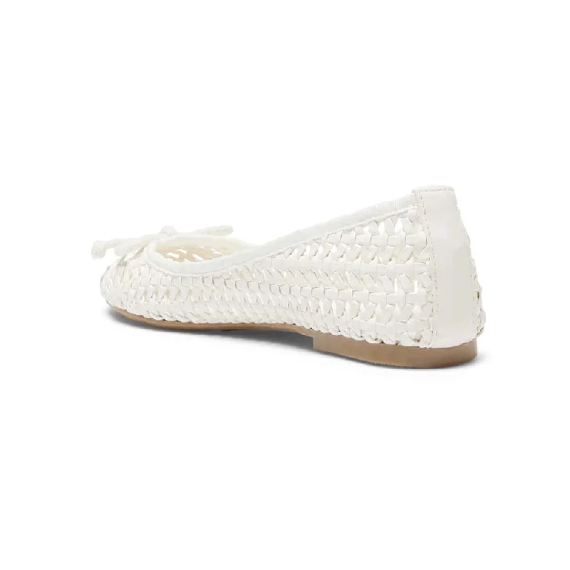 Sloane Flat in Bone Weave