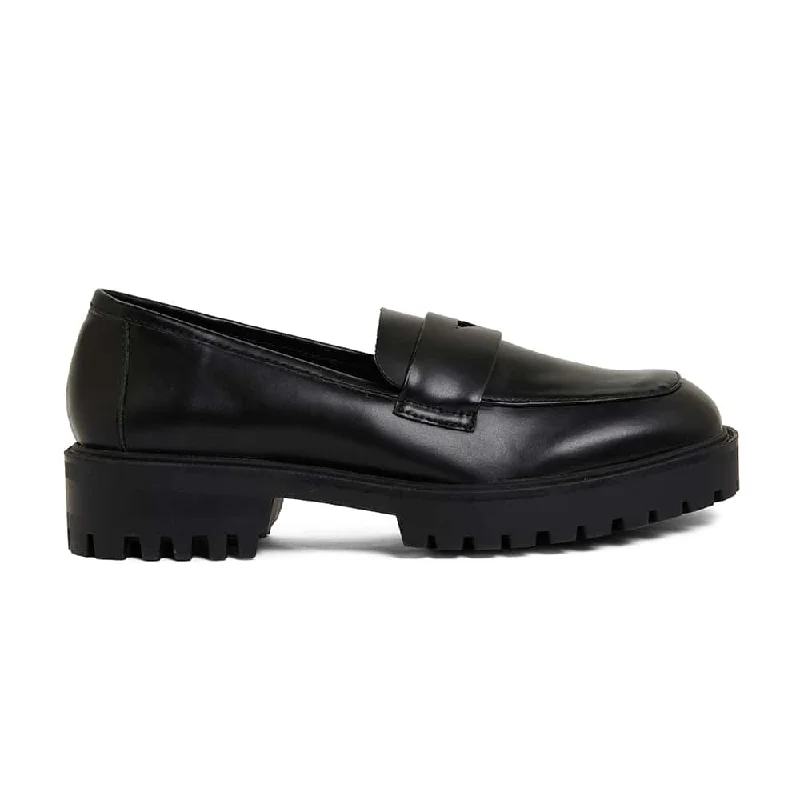 System Loafer in Black Smooth