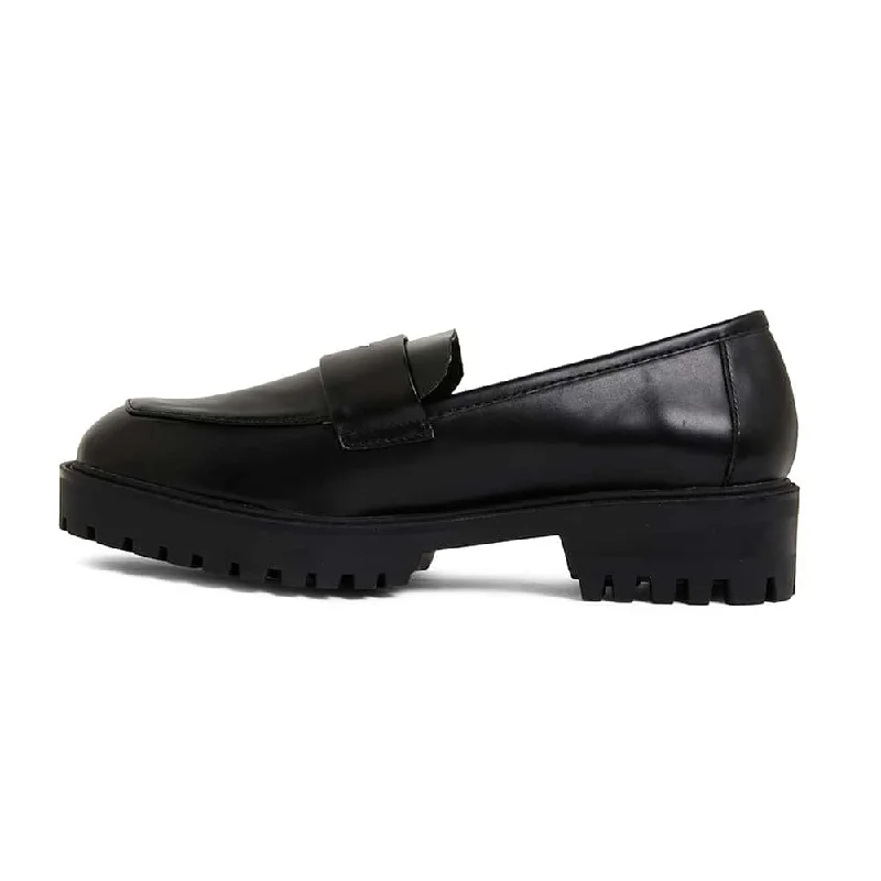 System Loafer in Black Smooth