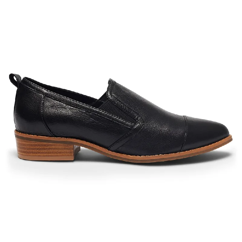 Tactic Loafer in Black Leather