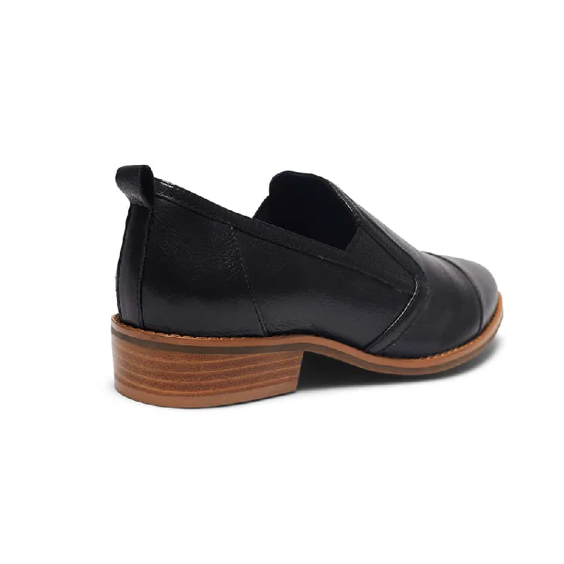 Tactic Loafer in Black Leather