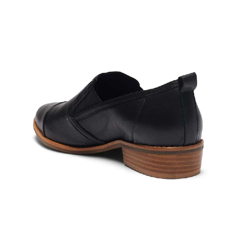 Tactic Loafer in Black Leather