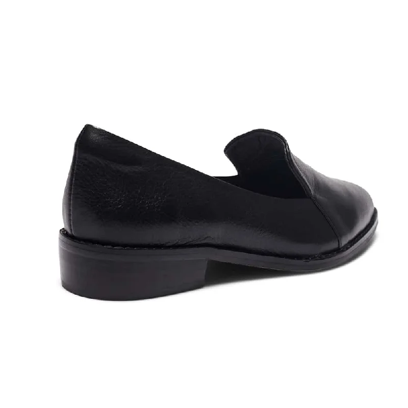 Tara Loafer in Black Leather