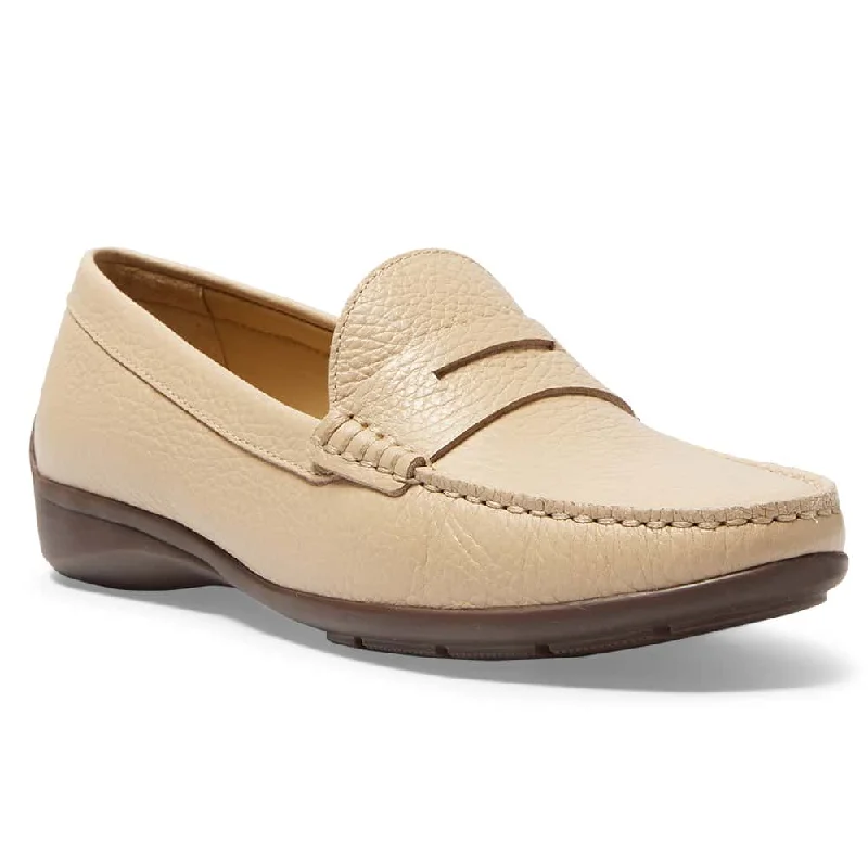 Travis Loafer in Nude Leather