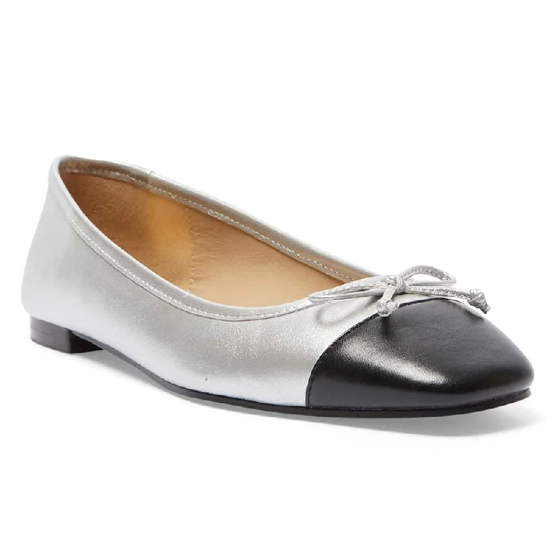 Trella Flat in Black And Silver Leather