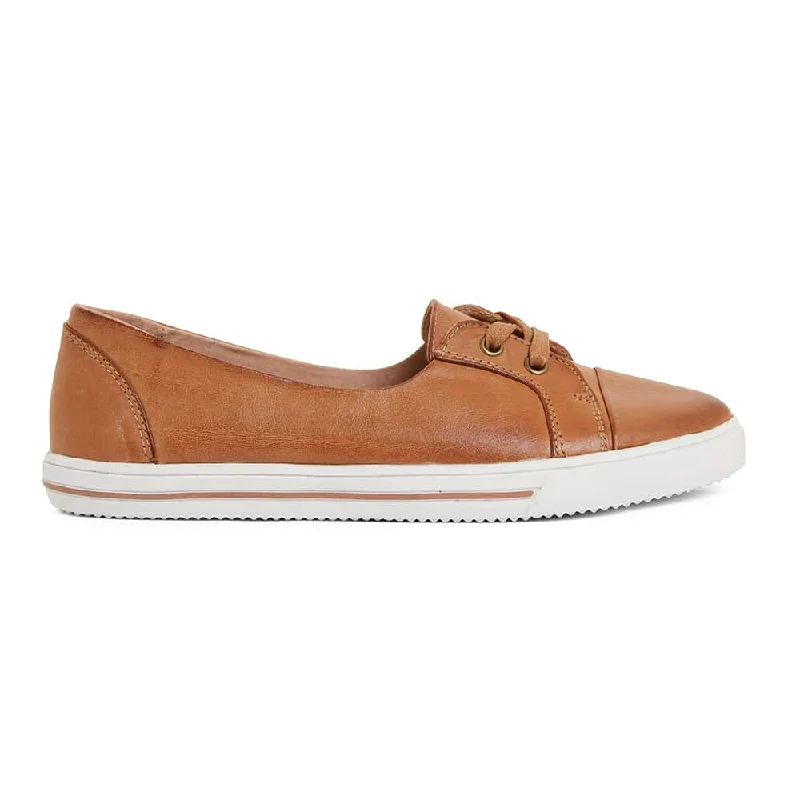 Vectra Sneaker in Tan Leather