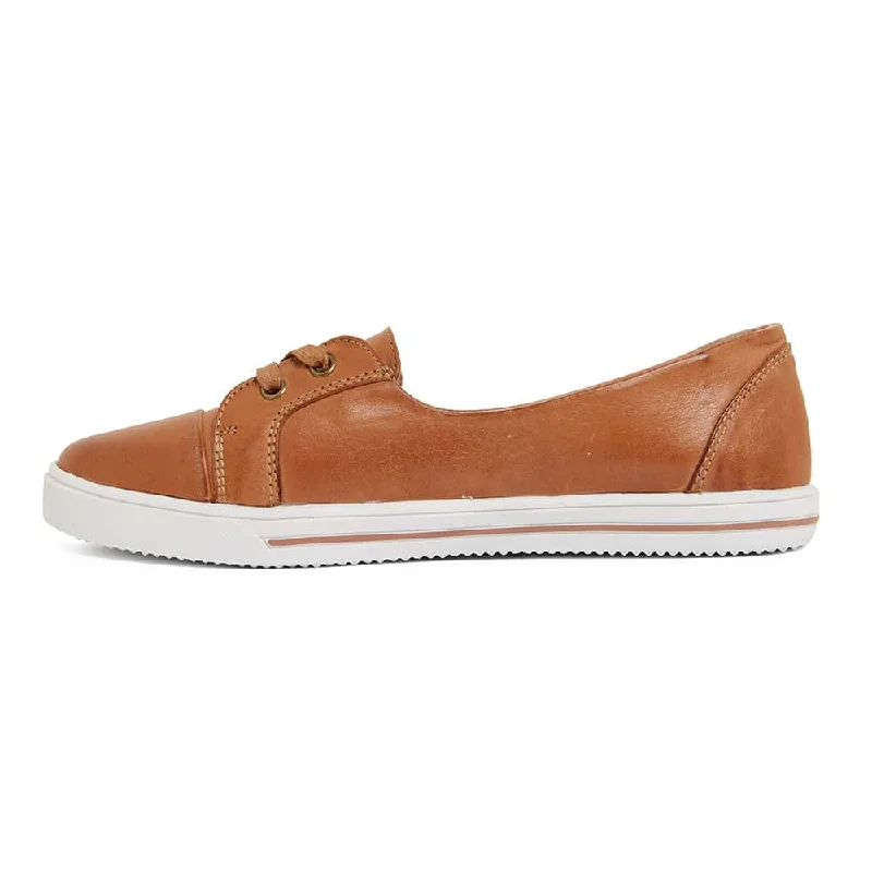 Vectra Sneaker in Tan Leather