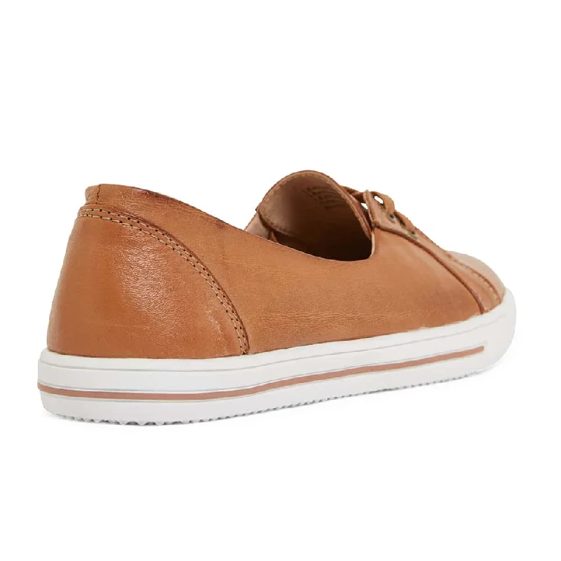 Vectra Sneaker in Tan Leather