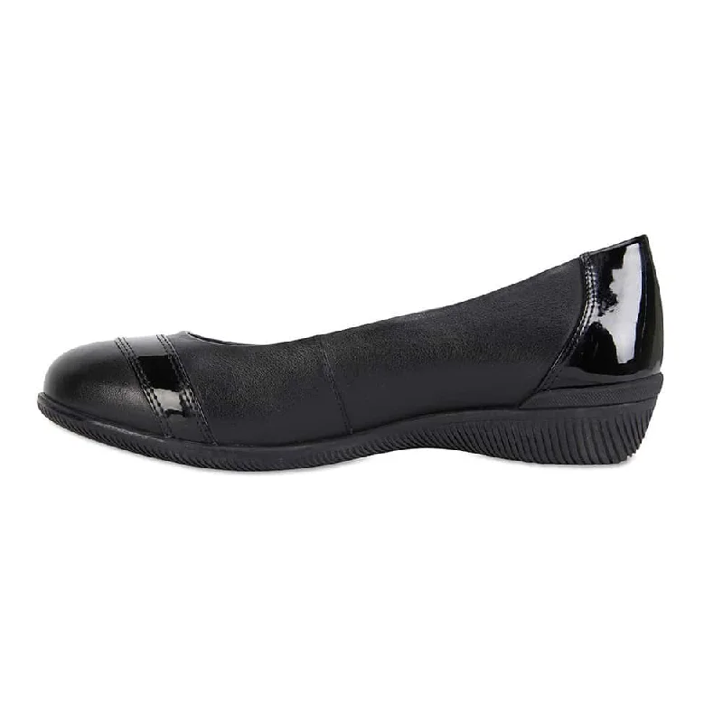 Virgo Flat in Black Patent