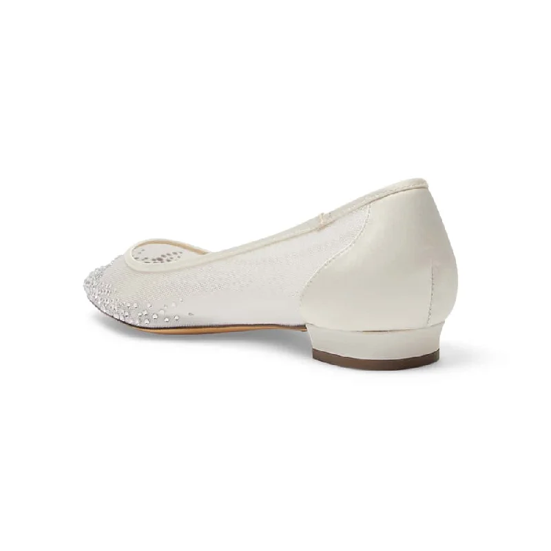 Wendi Flat in Ivory Mesh