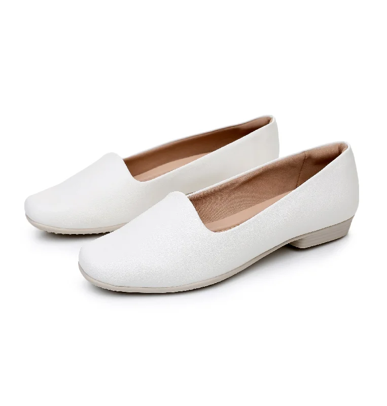 ""Graceful Comfort with White Ballet Flat Shoes"" (250.132)